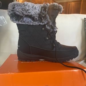 Arctic shield winter boots NWT